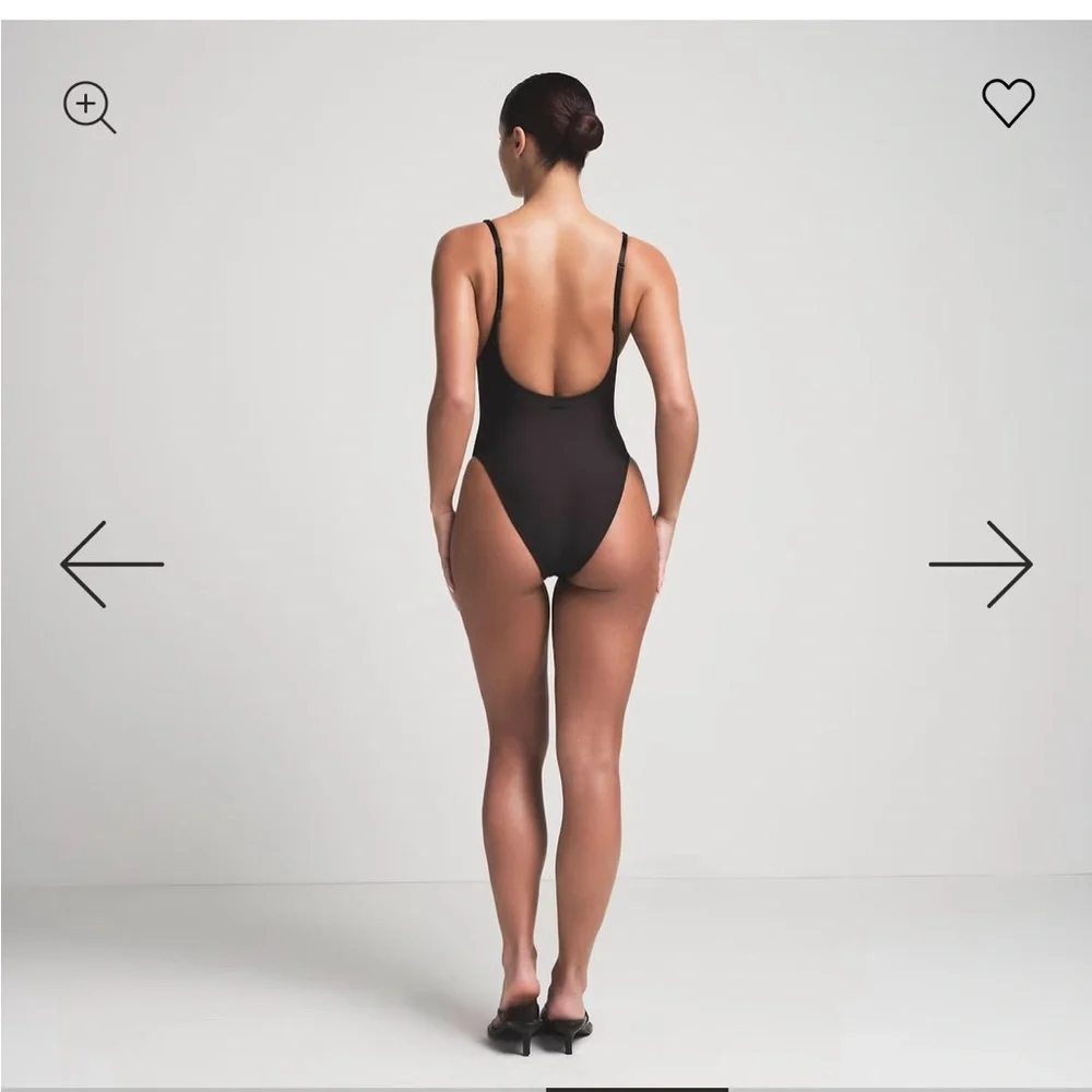 Skims Scoop Neck One Piece Women's Swimsuit